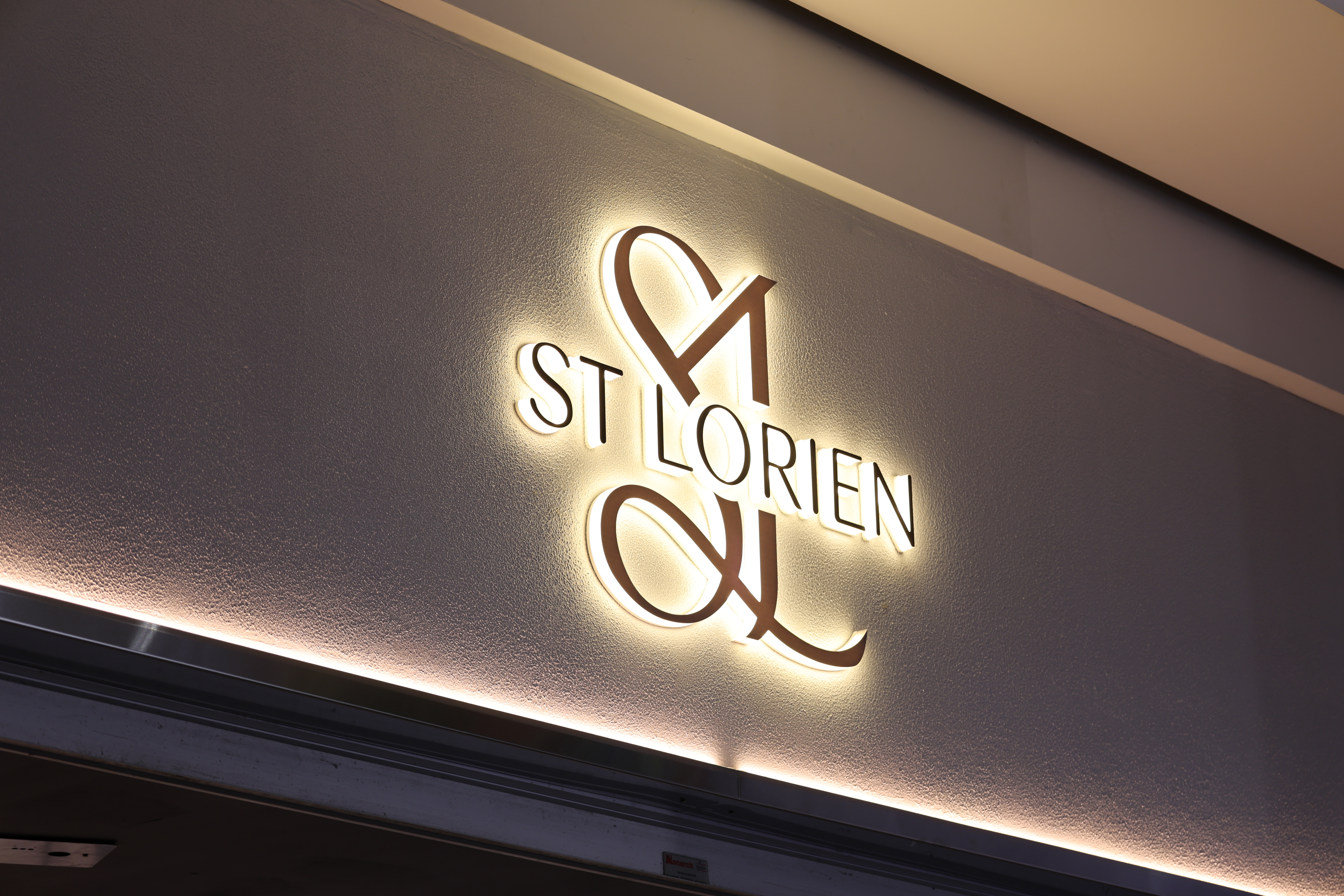 St Lorien — image 1